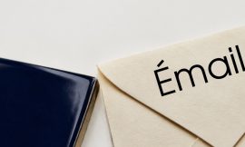 Émail — эмаль, а не письмо.